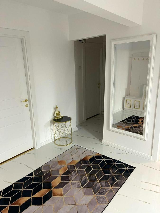 Carla'S Apartament Apartment Oradea Ngoại thất bức ảnh