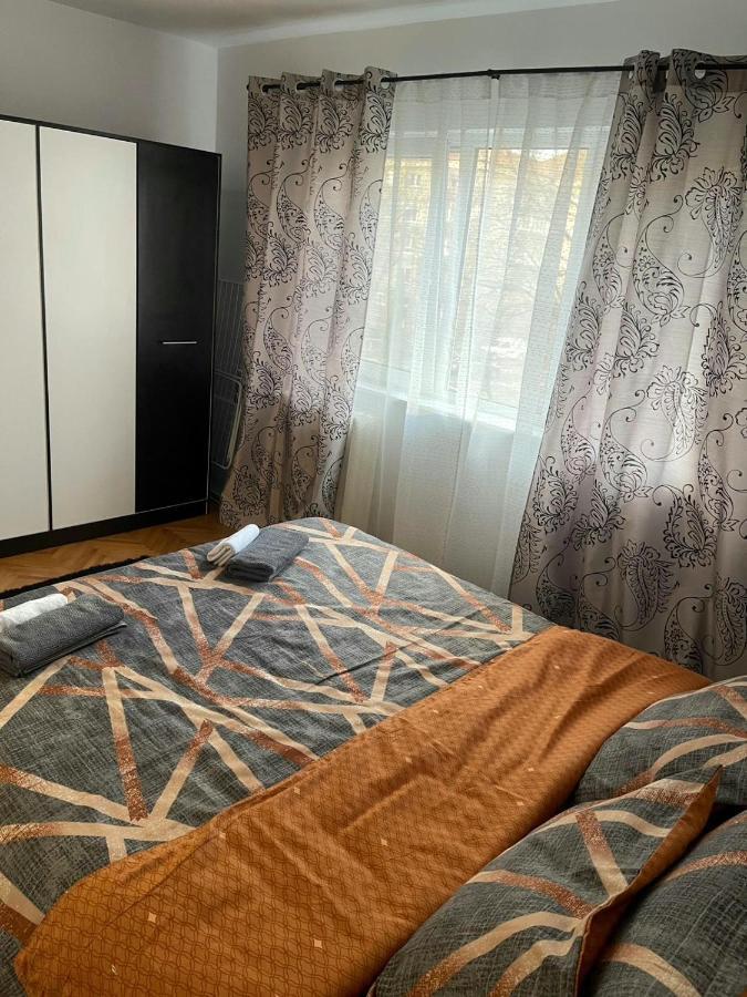 Carla'S Apartament Apartment Oradea Ngoại thất bức ảnh