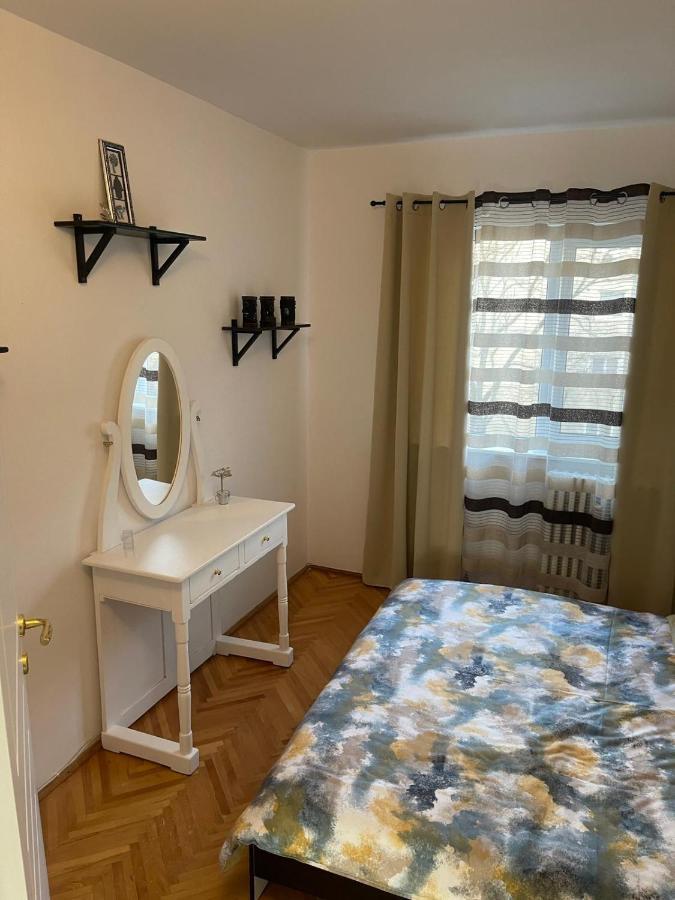 Carla'S Apartament Apartment Oradea Ngoại thất bức ảnh